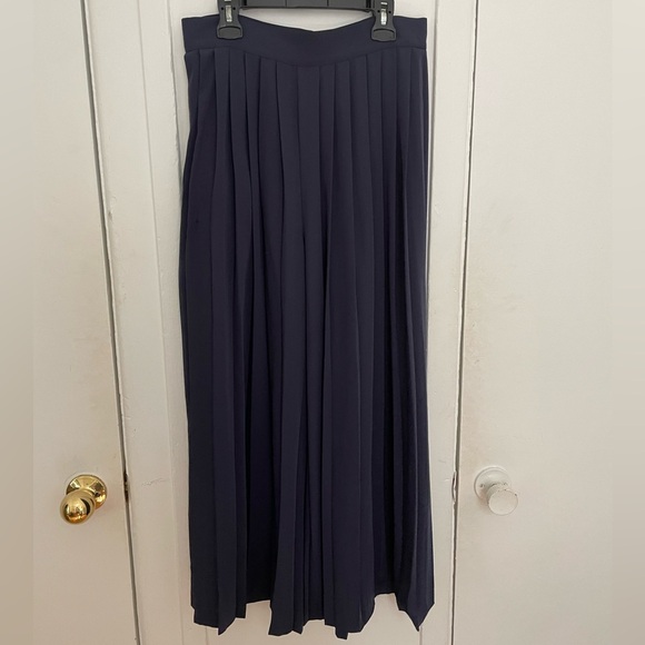 SOLD MASSIMO DUTTI Pleated navy culottes/pants - Picture 3 of 5